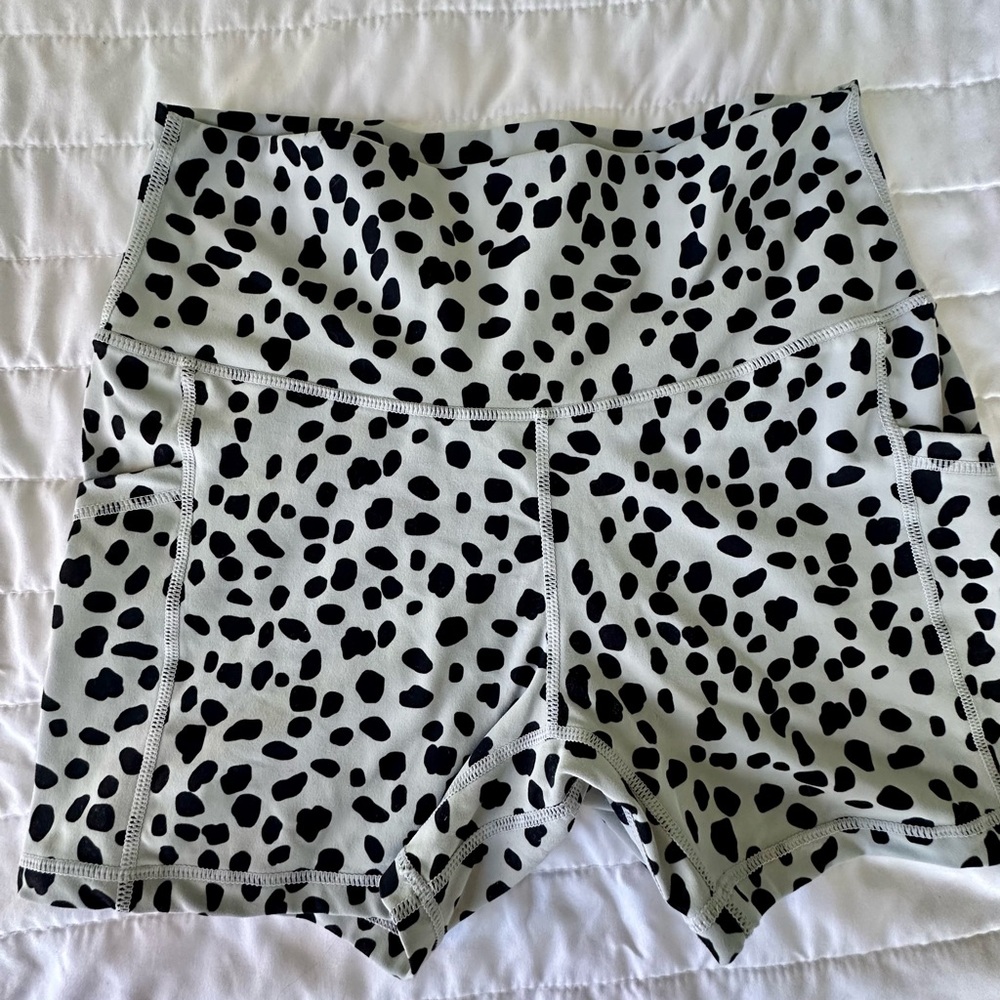 Sunset workout shorts